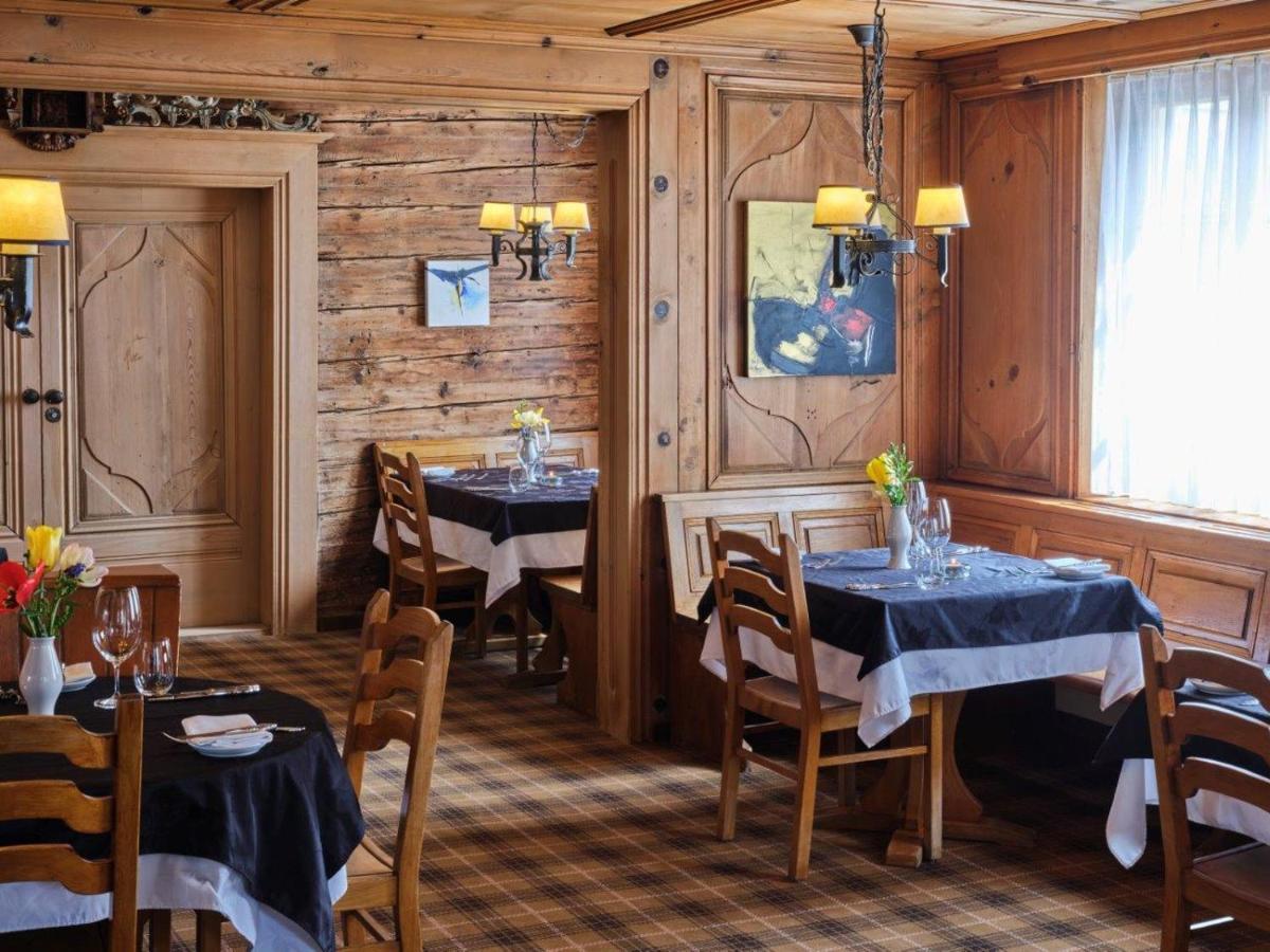 Casa Toedi Restaurant Hotel Trun エクステリア 写真