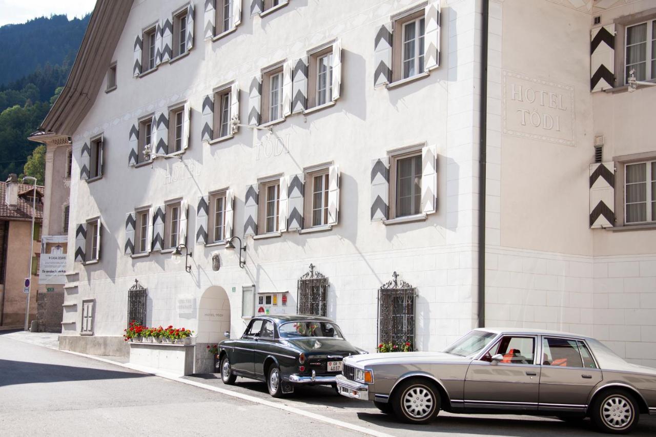 Casa Toedi Restaurant Hotel Trun エクステリア 写真